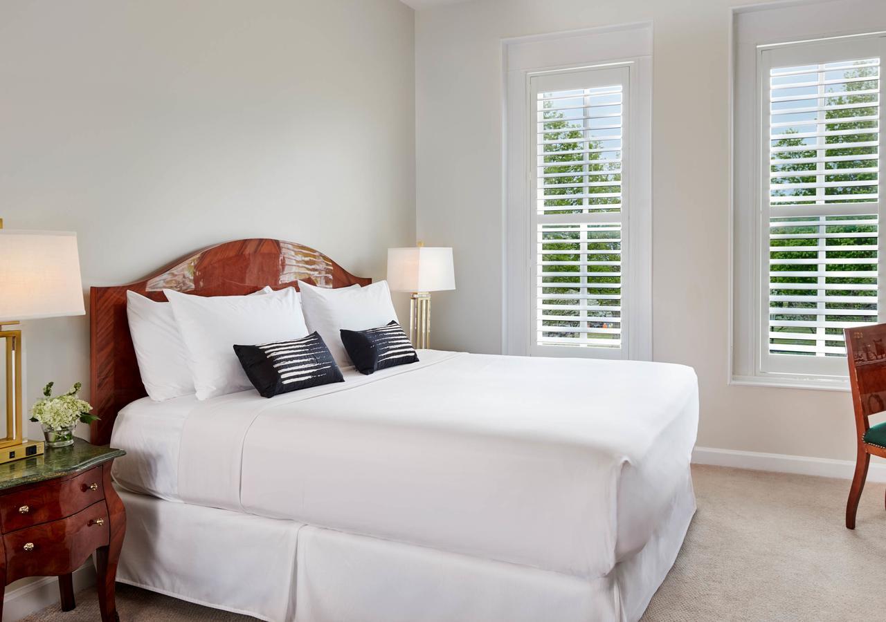 Inn At Carnall Hall Файетвил Екстериор снимка